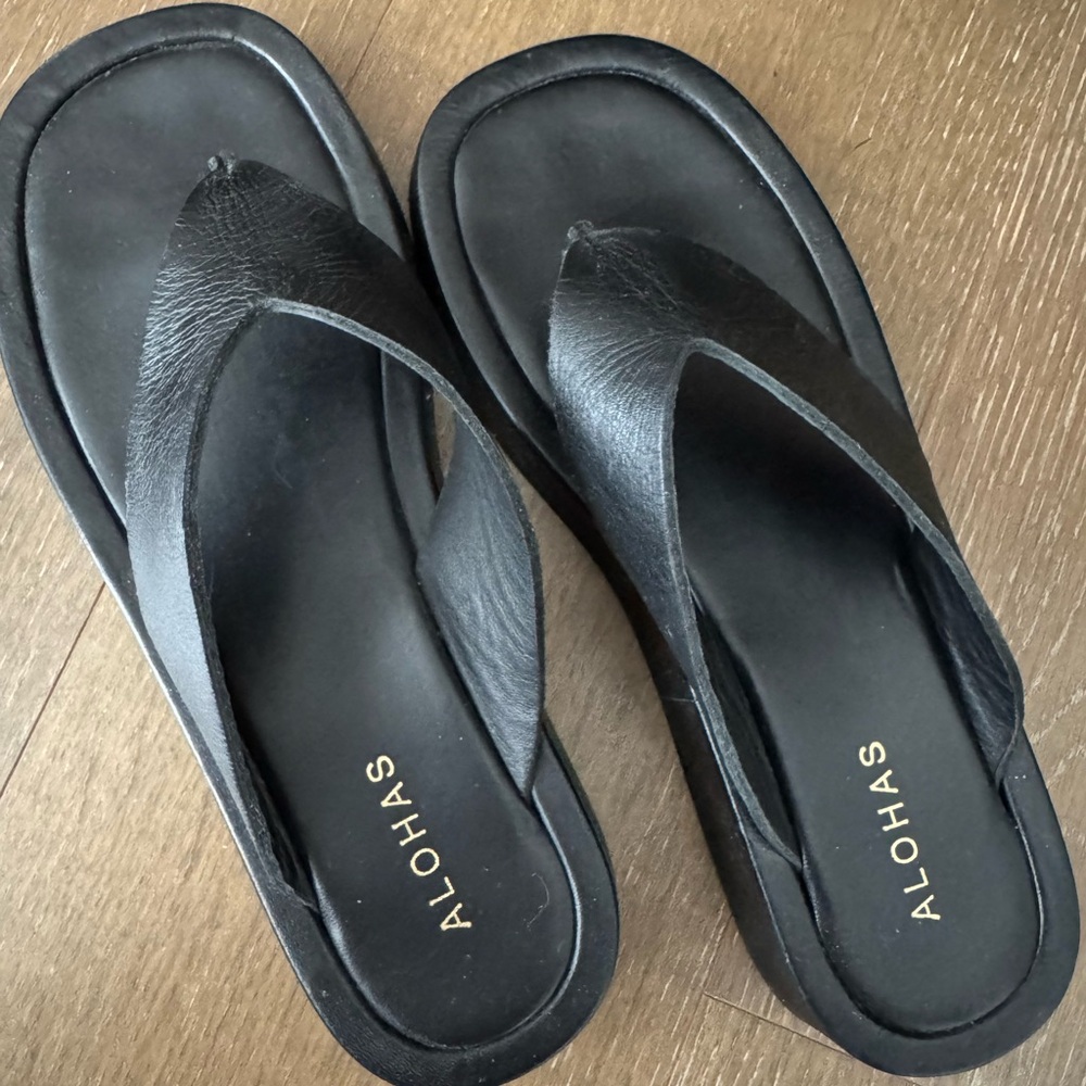 ALOHAS Black Leather Sandals